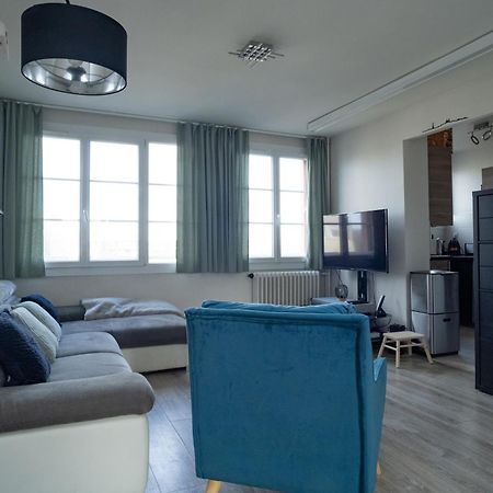 Joli T2 Proche Du Metro Avec Vue Tour Eiffel Apartamento Issy-les-Moulineaux Exterior foto