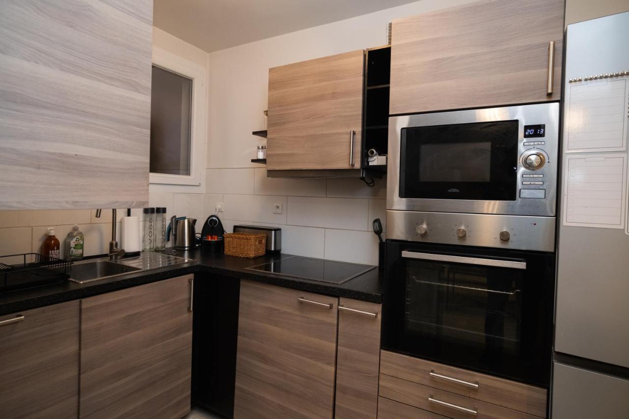 Joli T2 Proche Du Metro Avec Vue Tour Eiffel Apartamento Issy-les-Moulineaux Exterior foto